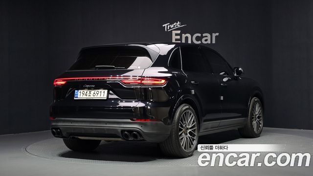Porsche Cayenne 2021 — photo 2
