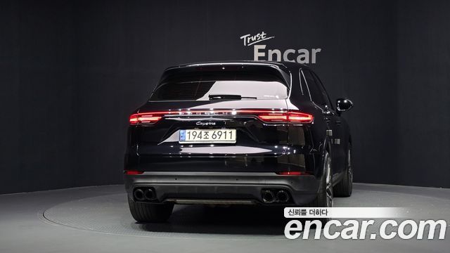 Porsche Cayenne 2021 — photo 4