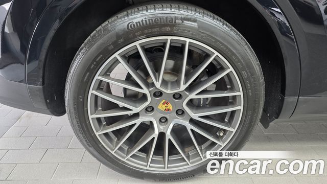 Porsche Cayenne 2021 — photo 5