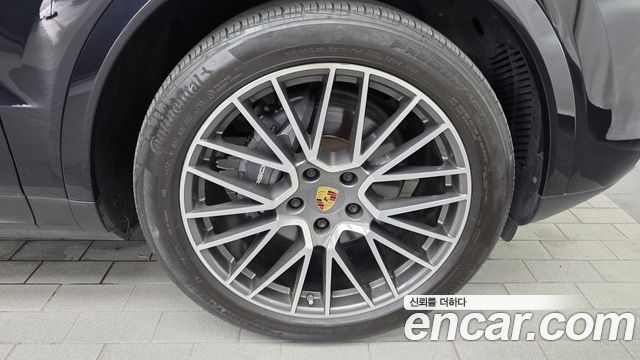 Porsche Cayenne 2021 — photo 7