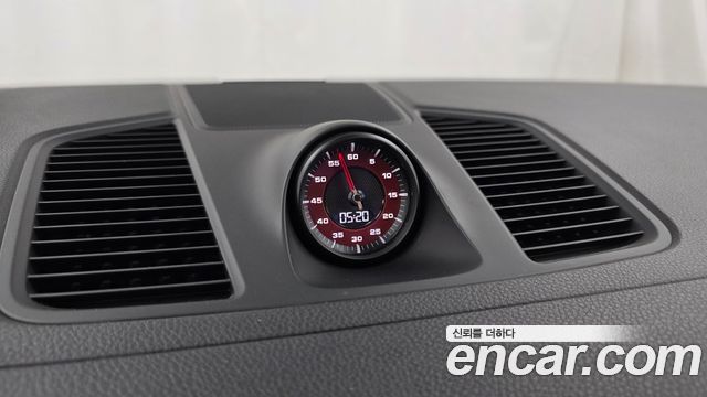 Porsche Cayenne 2021 — photo 27