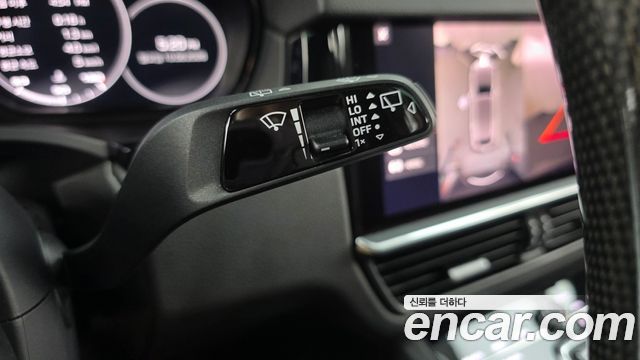 Porsche Cayenne 2021 — photo 29