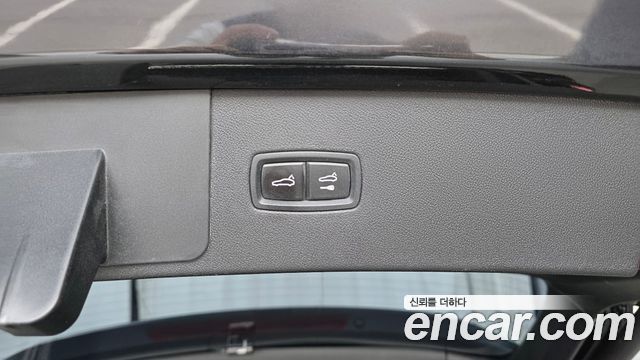 Porsche Cayenne 2021 — photo 30