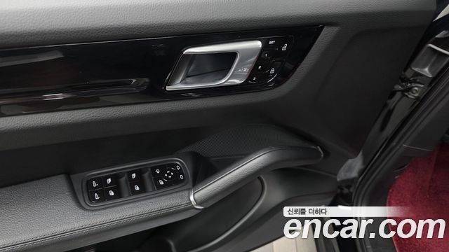 Porsche Cayenne 2021 — photo 32