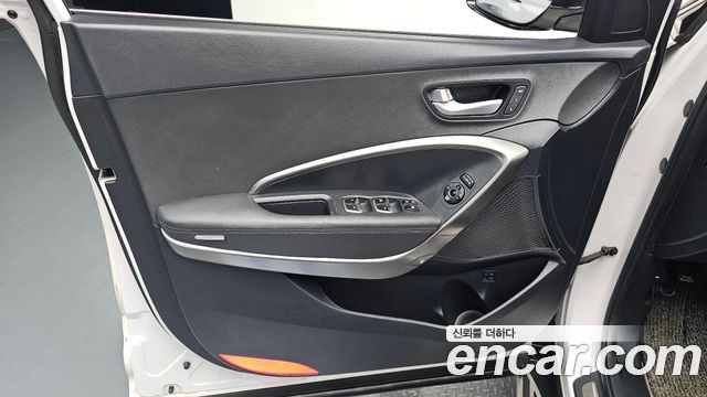 Hyundai Santafe 2016 — photo 14