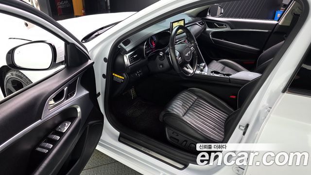 Genesis G70 2018 — photo 10