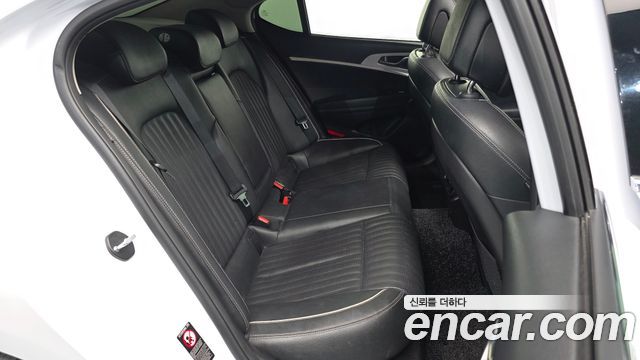 Genesis G70 2018 — photo 12