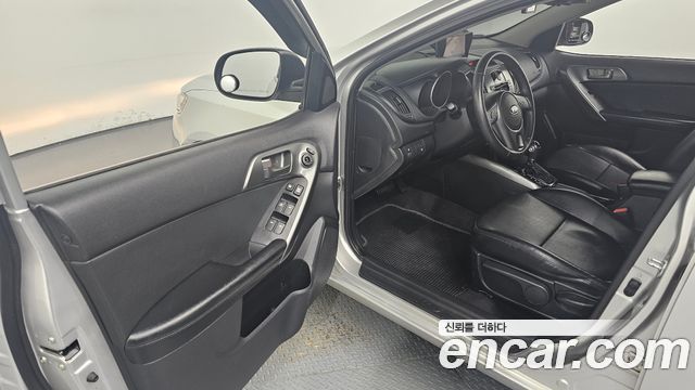 Kia Porte 2011 — photo 10