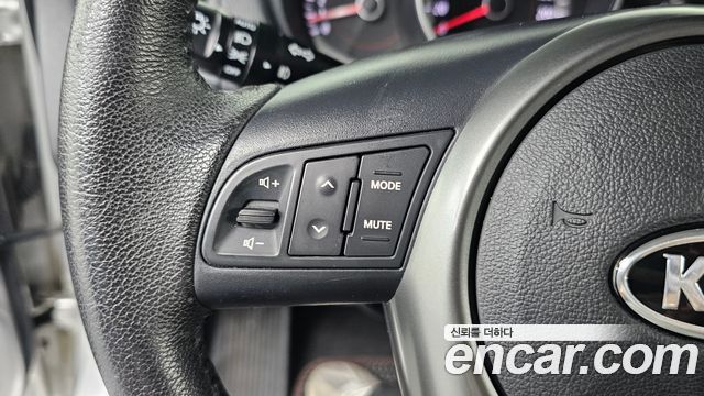 Kia Porte 2011 — photo 18