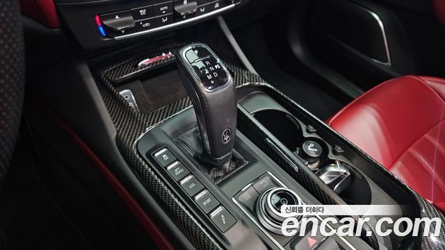 Maserati Levante 2019 — photo 12