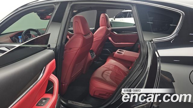 Maserati Levante 2019 — photo 18