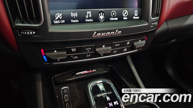 Maserati Levante 2019 — photo 31