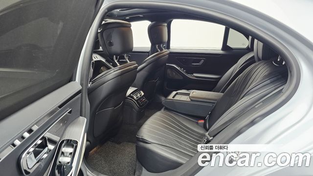 Mercedes-Benz S-Class 2021 — photo 17