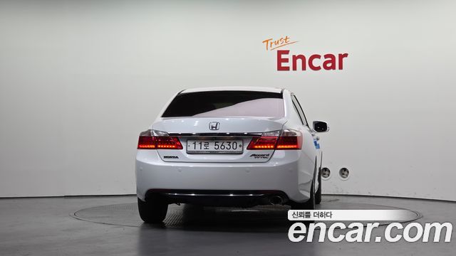Honda Accord 2015 — photo 4