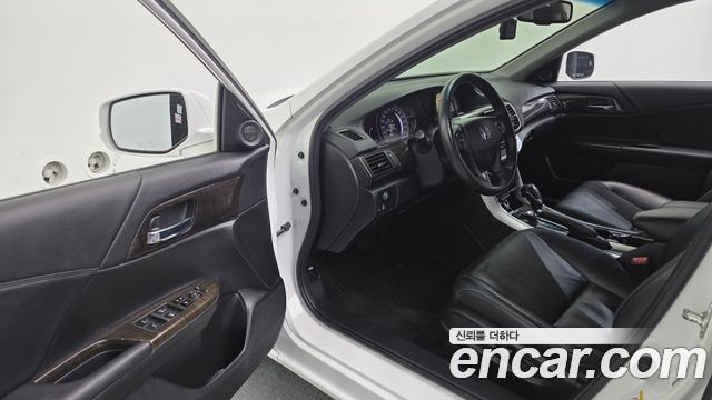 Honda Accord 2015 — photo 12
