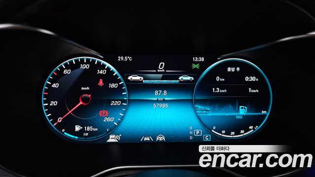 Mercedes-Benz GLC-Class 2021 — photo 11