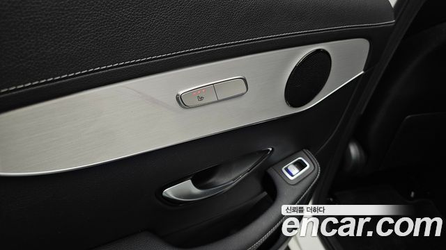 Mercedes-Benz GLC-Class 2021 — photo 25