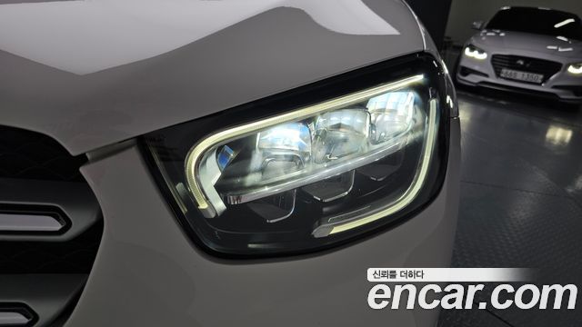 Mercedes-Benz GLC-Class 2021 — photo 8