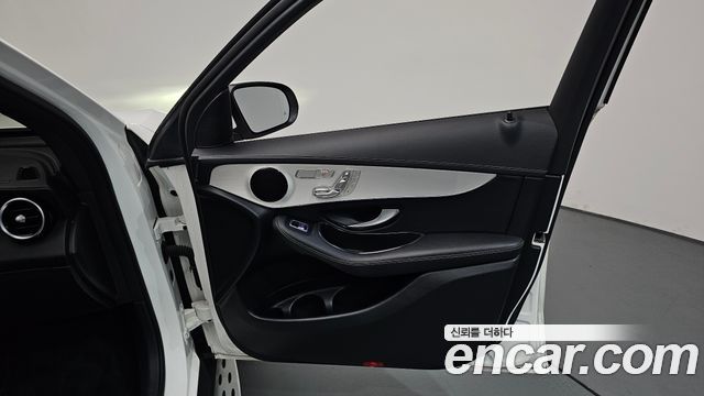 Mercedes-Benz GLC-Class 2021 — photo 14