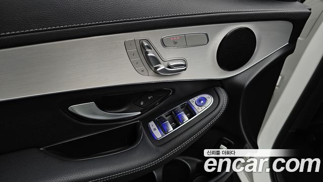 Mercedes-Benz GLC-Class 2021 — photo 28