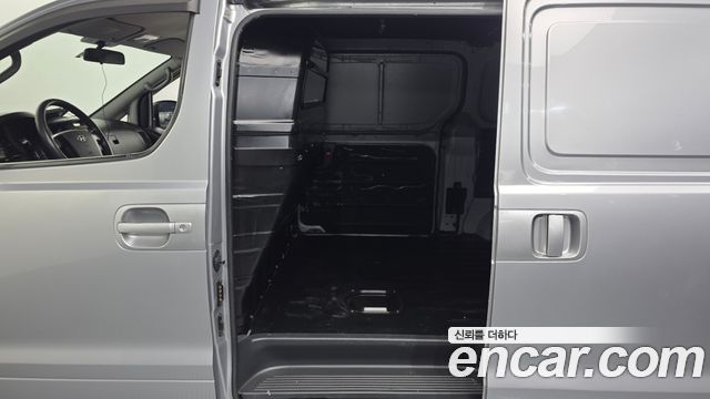 Hyundai Starex 2015 — photo 11