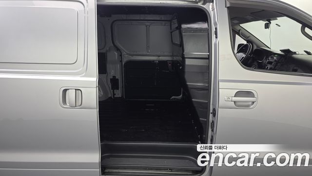Hyundai Starex 2015 — photo 12