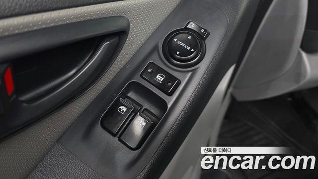Hyundai Starex 2015 — photo 13