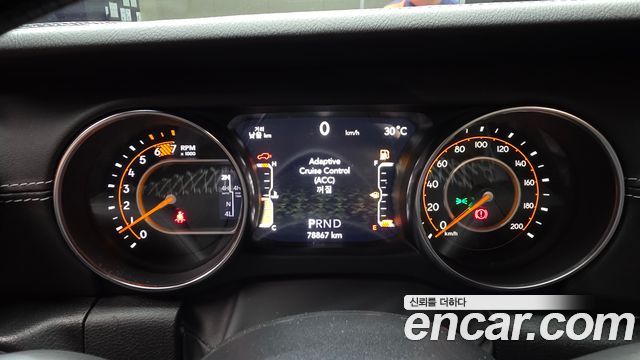 Jeep Wrangler 2022 — photo 11