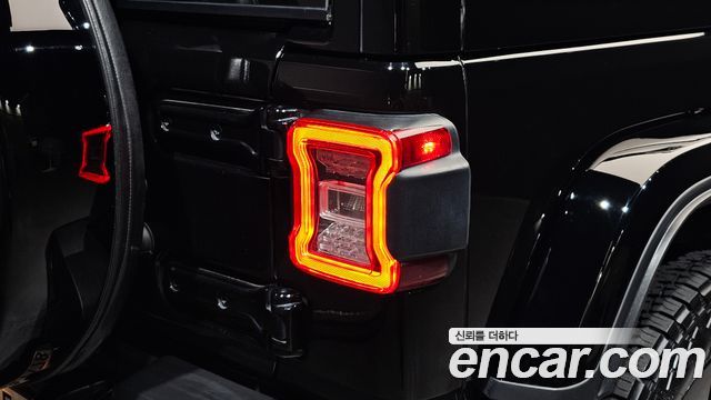 Jeep Wrangler 2022 — photo 9
