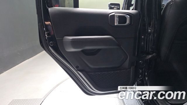 Jeep Wrangler 2022 — photo 15