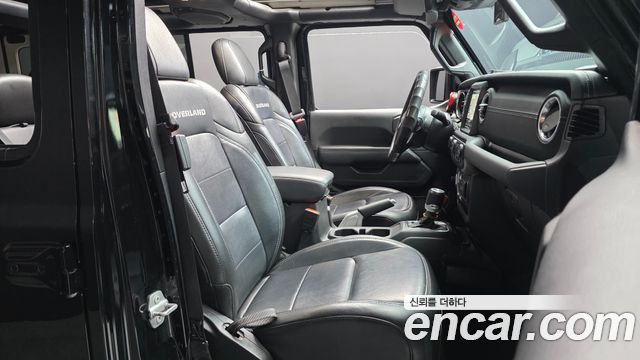 Jeep Wrangler 2022 — photo 16