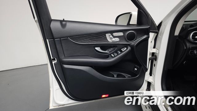 Mercedes-Benz GLC-Class 2019 — photo 14
