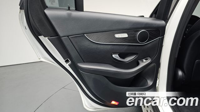 Mercedes-Benz GLC-Class 2019 — photo 15