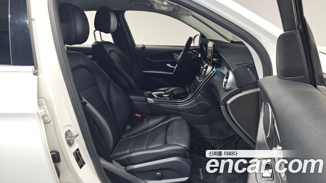 Mercedes-Benz GLC-Class 2019 — photo 16
