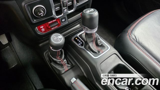 Jeep Wrangler 2018 — photo 12