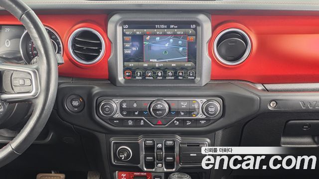 Jeep Wrangler 2018 — photo 20