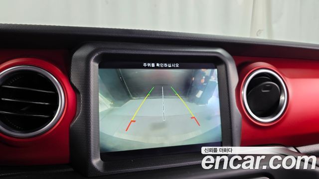 Jeep Wrangler 2018 — photo 21