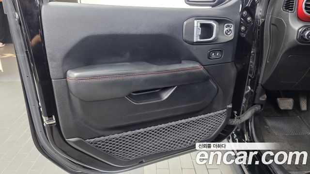 Jeep Wrangler 2018 — photo 14