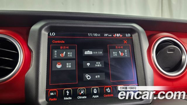 Jeep Wrangler 2018 — photo 30