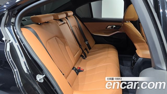 BMW 3-Series 2025 — photo 17