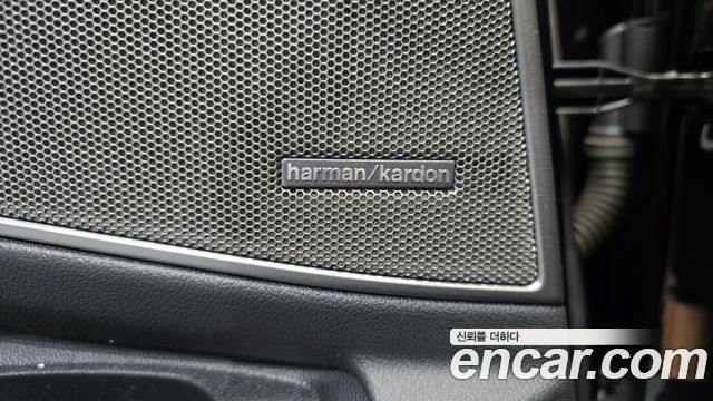 BMW 3-Series 2025 — photo 29