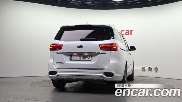 Kia Canival 2019 — photo 4