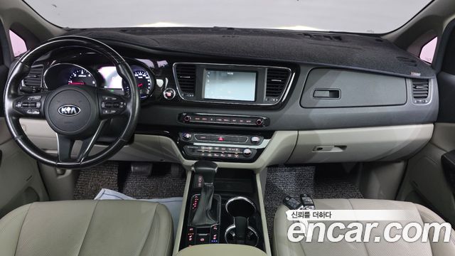 Kia Canival 2019 — photo 7