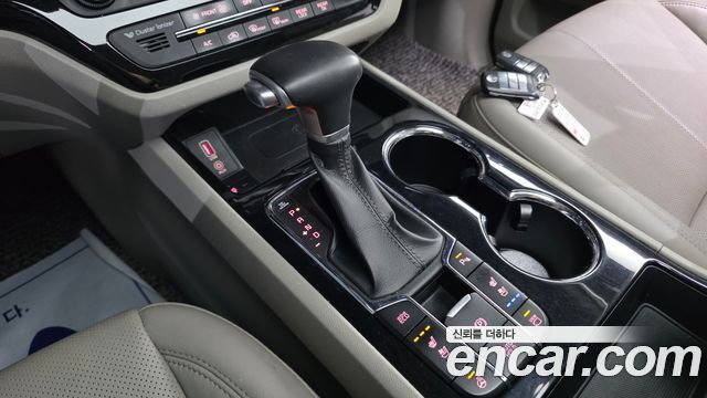 Kia Canival 2019 — photo 9