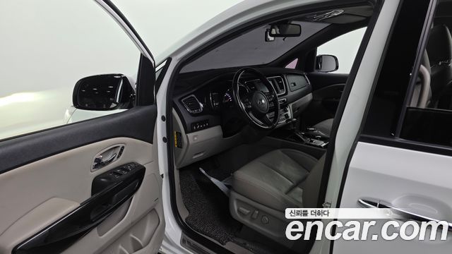 Kia Canival 2019 — photo 10