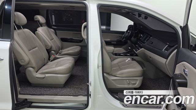 Kia Canival 2019 — photo 11