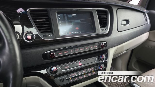 Kia Canival 2019 — photo 14
