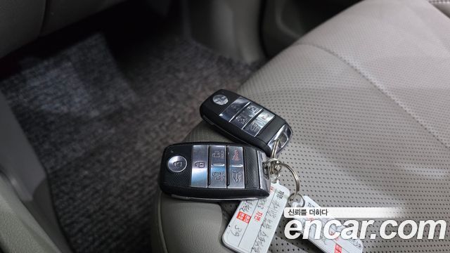 Kia Canival 2019 — photo 17