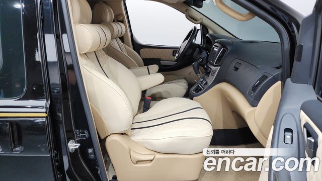 Hyundai Starex 2016 — photo 16