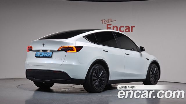 Tesla Model Y 2021 — photo 2